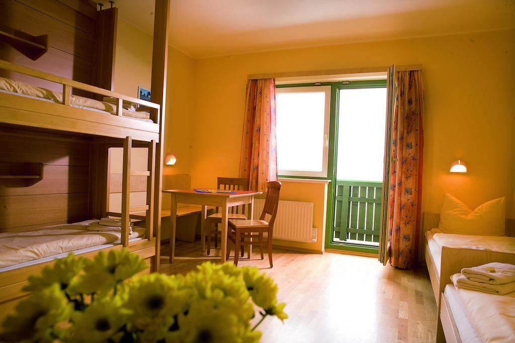 Jufa St. Martin Hotell Sankt Martin am Tennengebirge Rom bilde