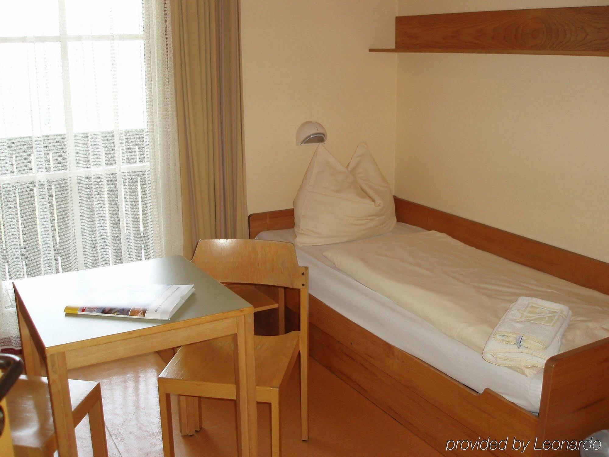 Jufa St. Martin Hotell Sankt Martin am Tennengebirge Rom bilde